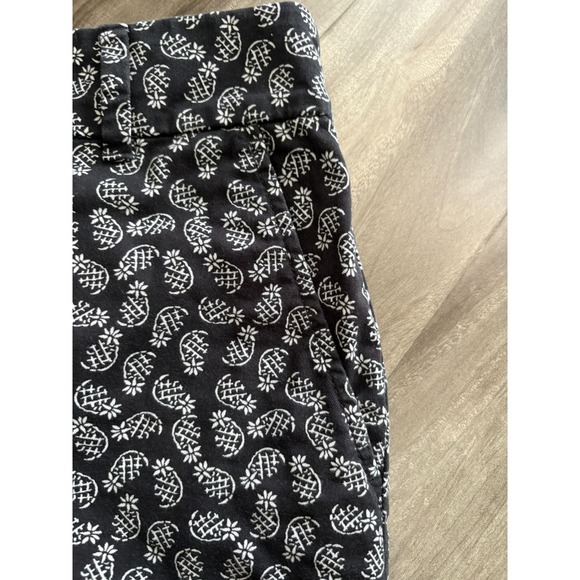 Loft Womens Black White Pinapple Print Slash Pockets Chino 6" Shorts Size 12 - Picture 5 of 13